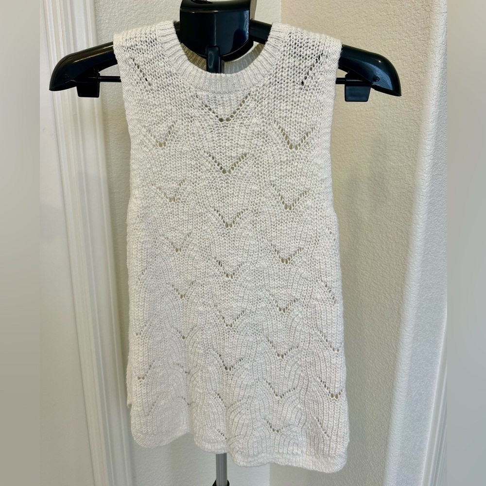 GAP Cream Pointelle Knit Sleeveless Top size XS petite